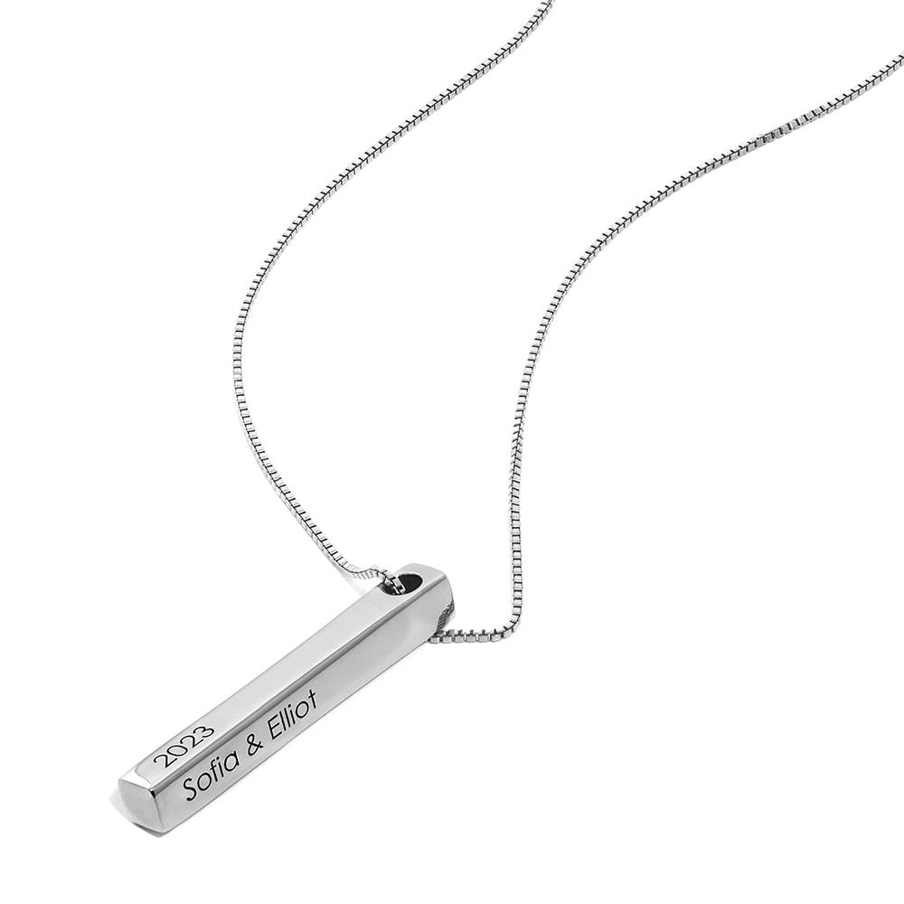 Bar necklace with name