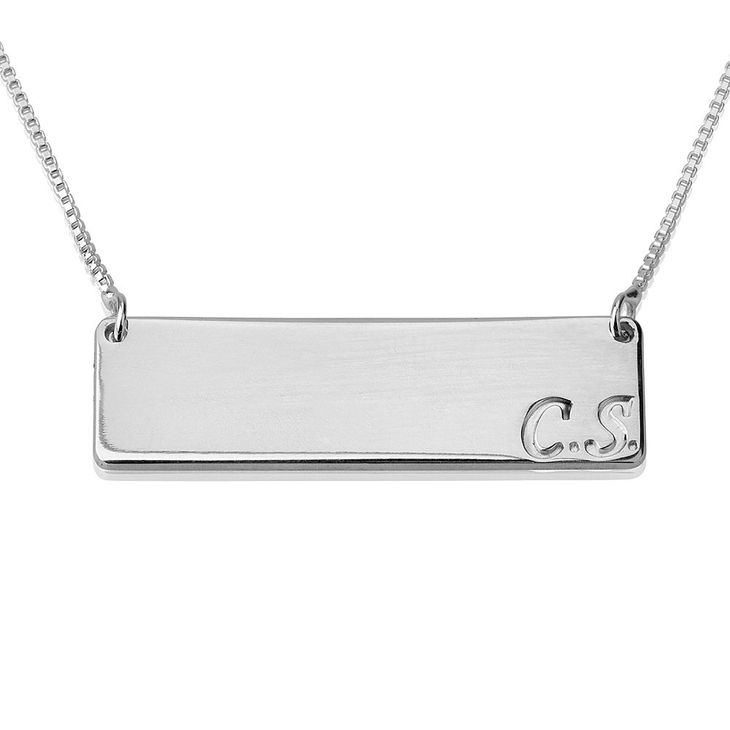 Bar necklace with name engraved