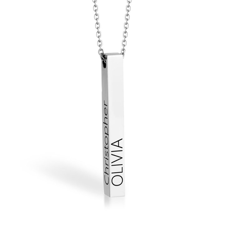 Bar necklace with name engraved