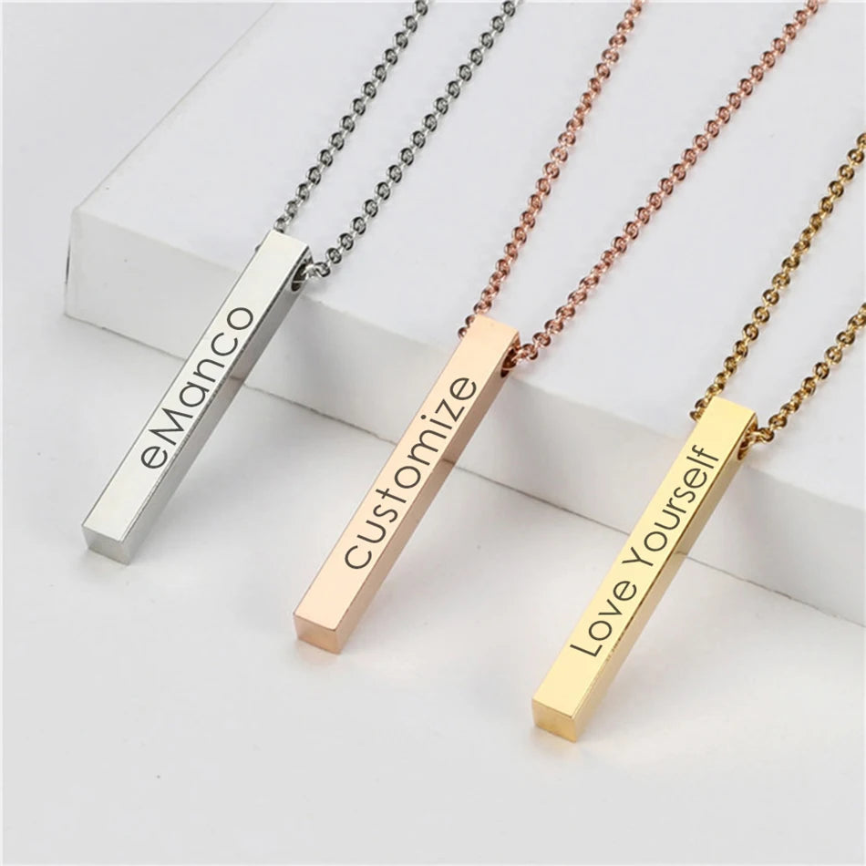 Bar necklace with name engraved